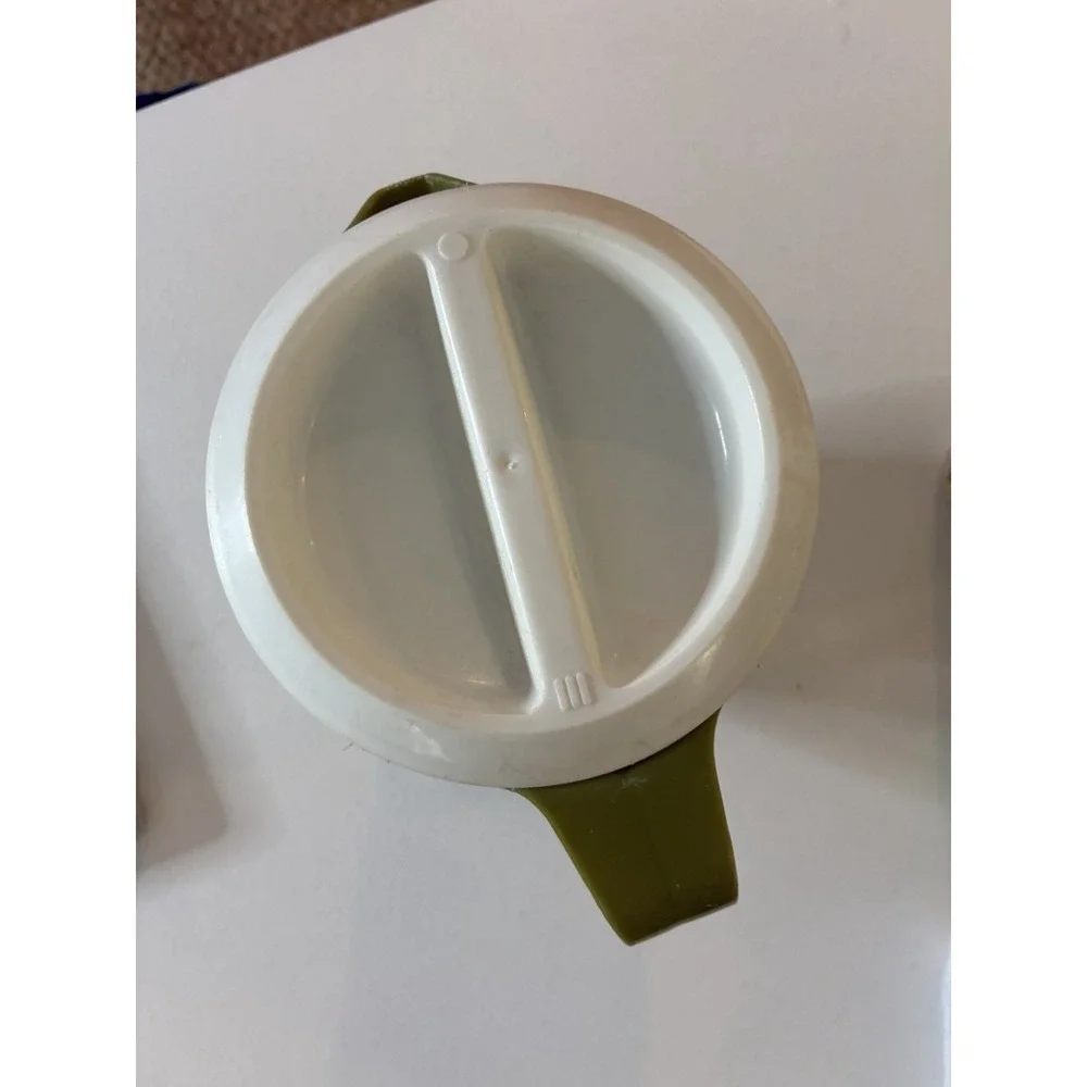 Vintage Avocado Green Rubbermaid 2 1/4 Quart Pitcher J 2445 With Lid 1970's